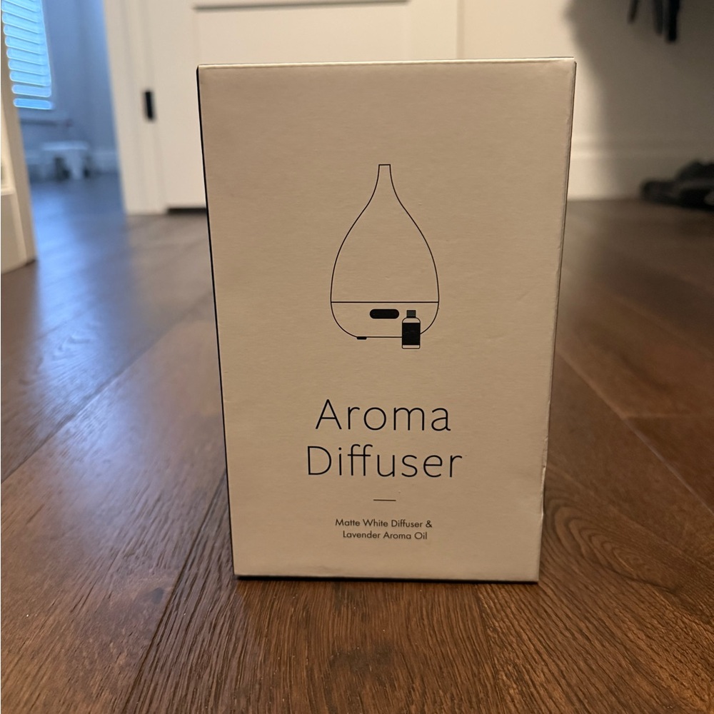Matte White Aroma Diffuser - Picture 2 of 4